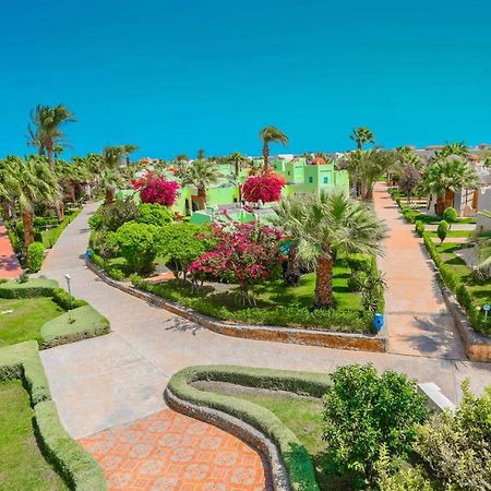 Lilly Land Resort Chalets Hurghada Bagian luar foto