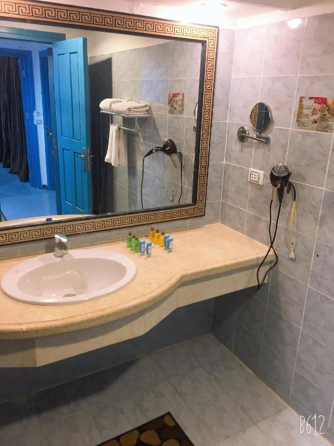 Lilly Land Resort Chalets Hurghada Bagian luar foto