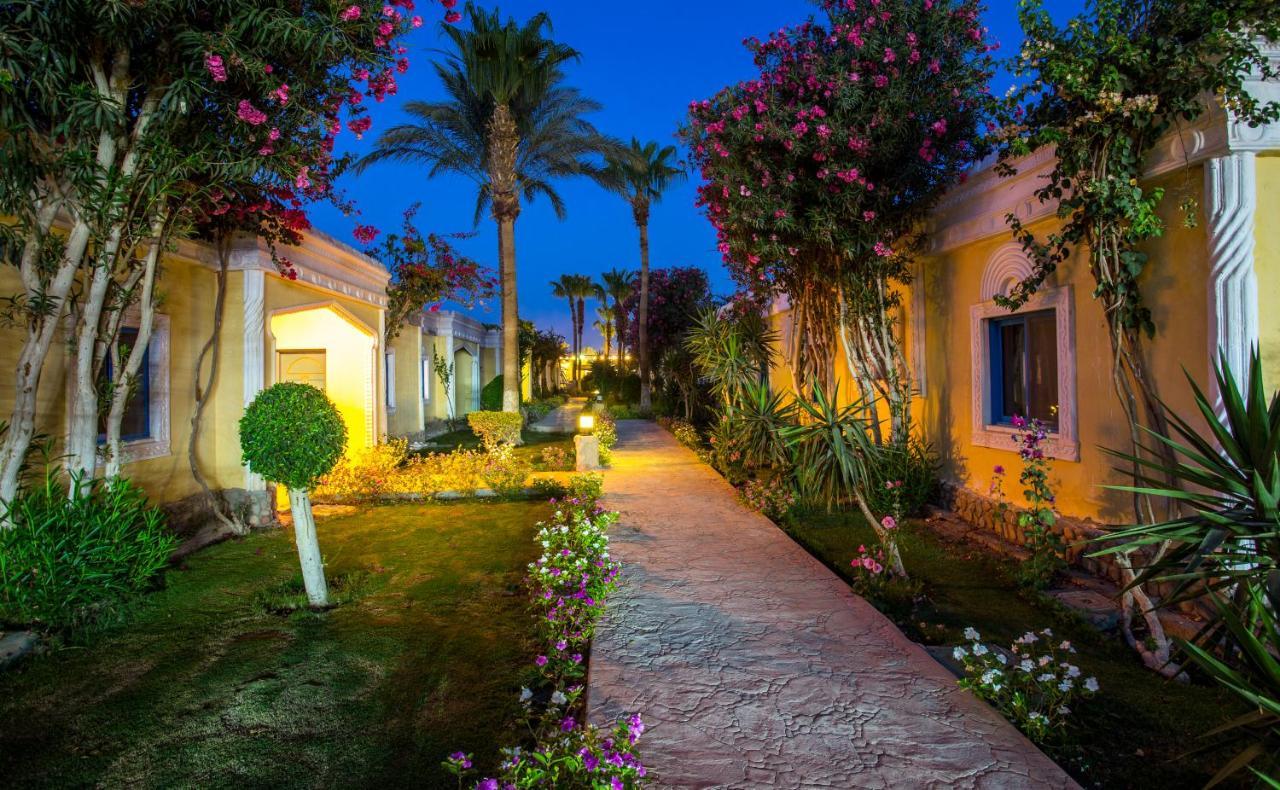 Lilly Land Resort Chalets Hurghada Bagian luar foto